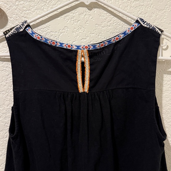 Akemi  + Kin Print Black Sleeveless Top - Picture 3 of 4
